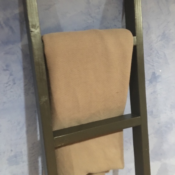 Solid black Blanket throw ladder - Picture 6 of 7